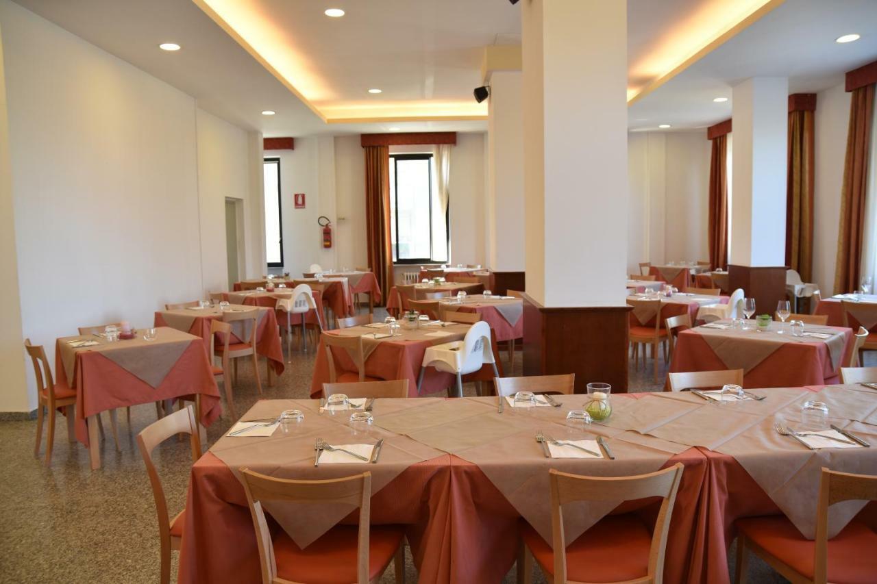 Hotel Excelsior Montesilvano Marina 외부 사진
