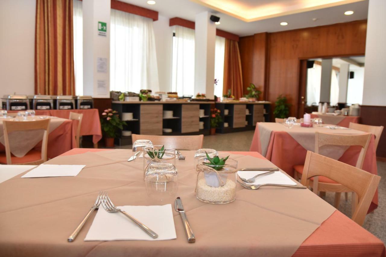 Hotel Excelsior Montesilvano Marina 외부 사진