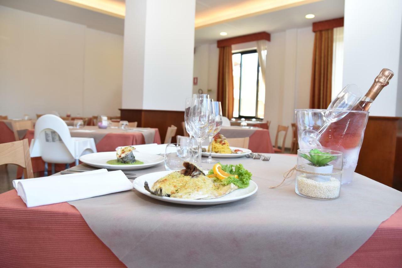 Hotel Excelsior Montesilvano Marina 외부 사진