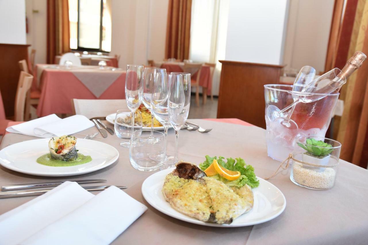 Hotel Excelsior Montesilvano Marina 외부 사진