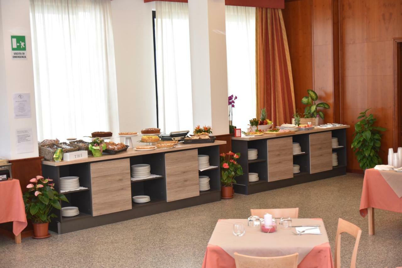 Hotel Excelsior Montesilvano Marina 외부 사진