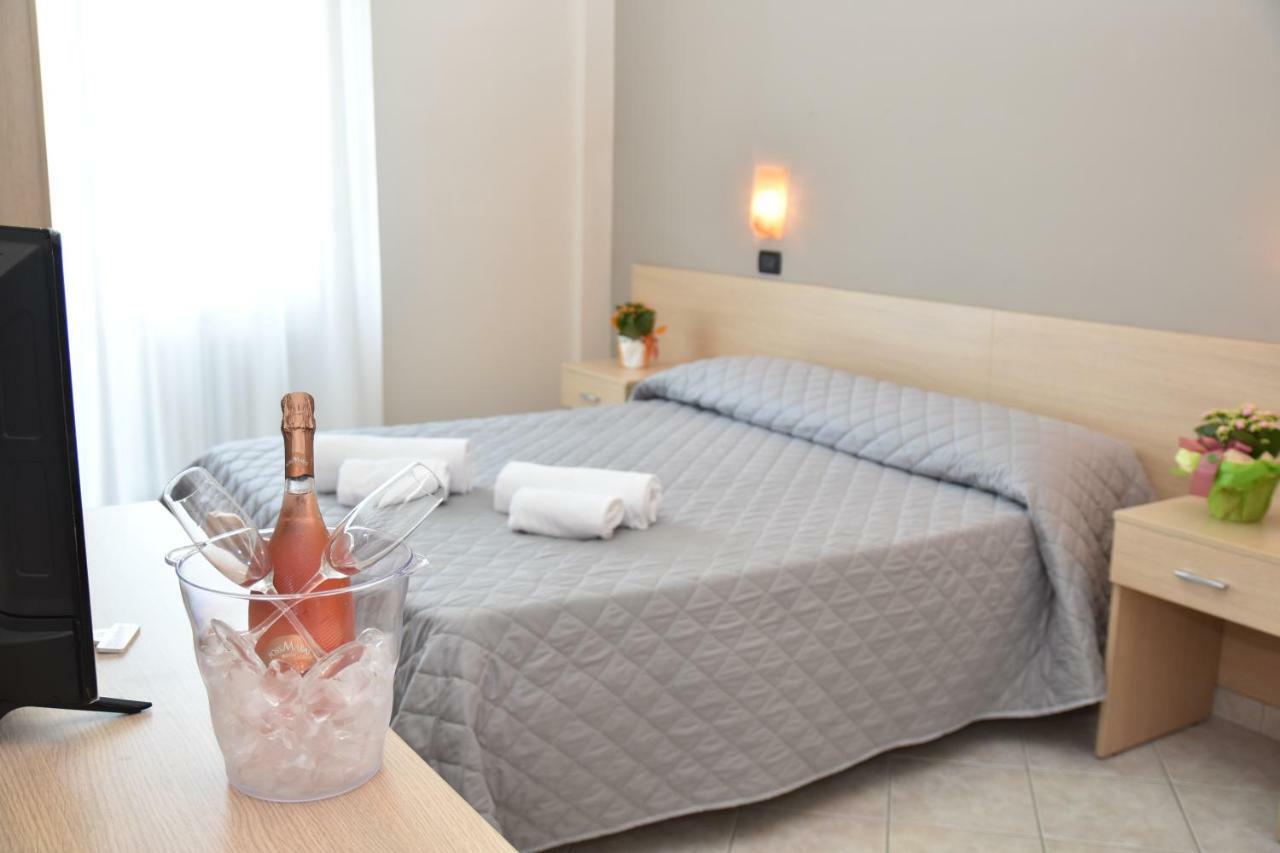 Hotel Excelsior Montesilvano Marina 외부 사진